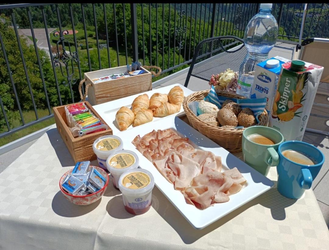 Capriana B And B Nonna Rosa Vista Lagorai الغرفة الصورة